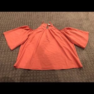 Flowy off the shoulder Top!